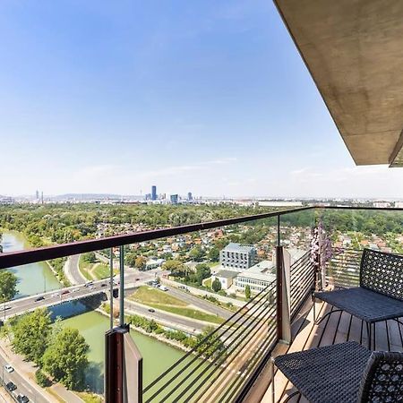 Design Apartment With Amazing View Over Вена Экстерьер фото