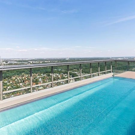 Design Apartment With Amazing View Over Вена Экстерьер фото
