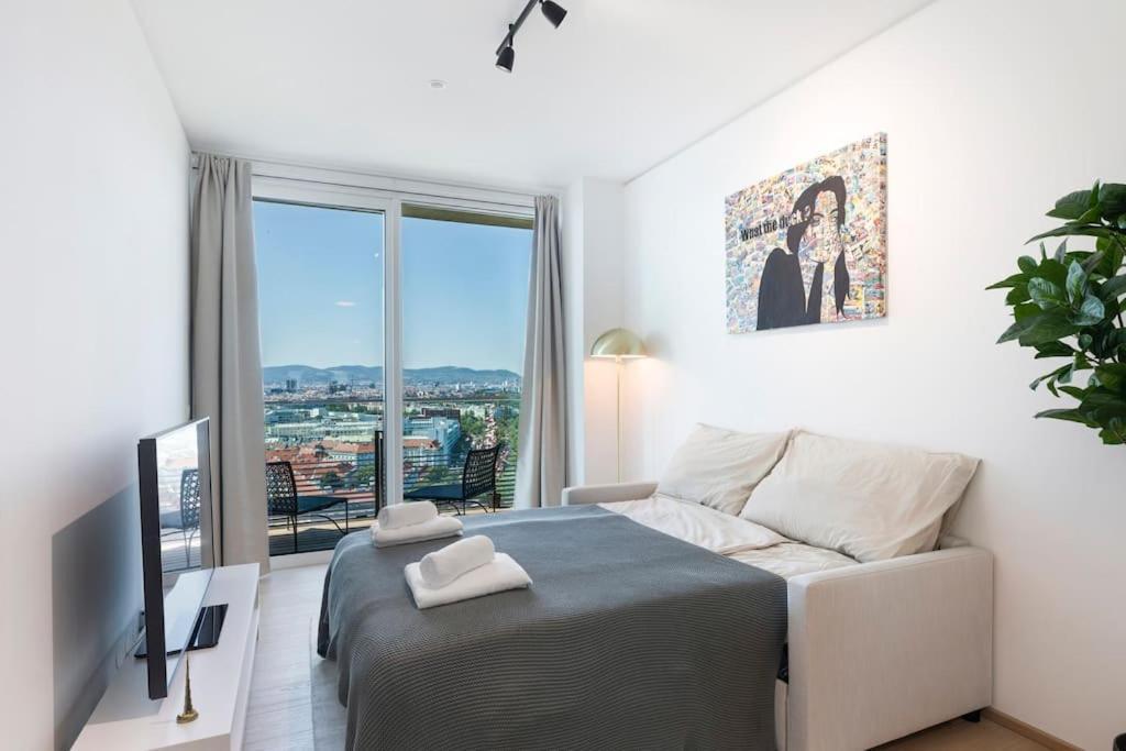Design Apartment With Amazing View Over Вена Экстерьер фото