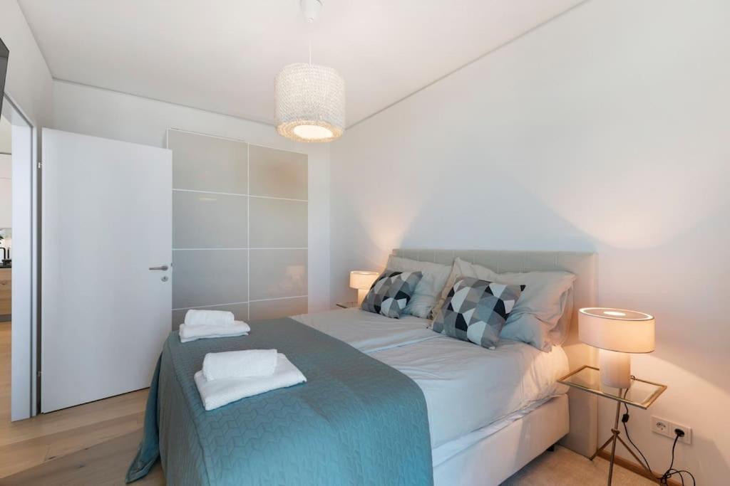 Design Apartment With Amazing View Over Вена Экстерьер фото